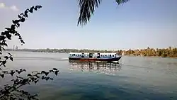 West Kallada has regular ferries to Kollam