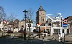 Bridge (Kalverhekkenbrug) and church (Buitenkerk)