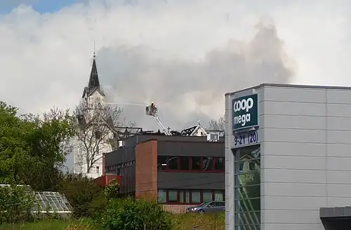 Efforts to put out the fire in May 2010