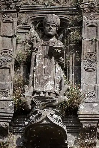 Statue of Saint Pol Aurélien by Bastien Prigent.