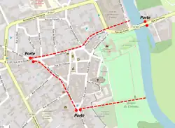 Carte avec le nom des rues actuelles et une ligne pointillé délimitant le tracé ancien de la ville.