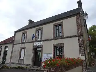 The town hall in Saint-Martin-des-Pézerits
