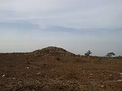 Mandapakkadu (Structure With Mound)