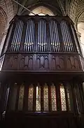 Left organ case, built in 1893 by Nantes organ builder Louis Debierre; 26 real stops on 3 manuals and pedalboard, electric transmission, originally with two consoles, later with a single console
