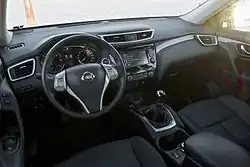 Interior (pre-facelift)