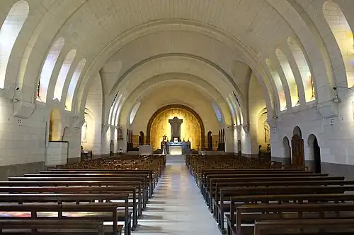 The nave facing the choir