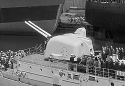 Bofors 120&nbsp;mm Naval Automatic Gun L/50 from the back left onboard the stern of the Holland-class destroyer HNLMS Noord-Brabant (D810).