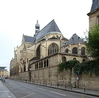 Apse at the east end