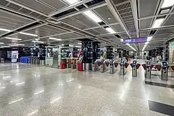 Line 8 south concourse