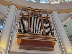 Pipe organ
