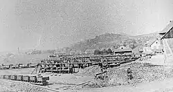 The loading of coal wagons at the exit of the Saint-Charles shaft.