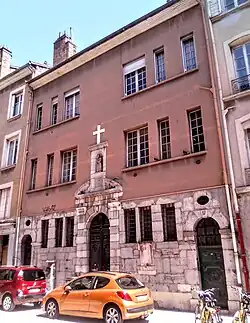 Rue Voltaire, chapelle des Pénitents blancs
