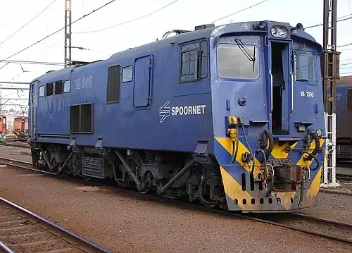 No. 18-266 (E1889) in Spoornet blue with outline numbers, Bayhead, Durban, 11 August 2007