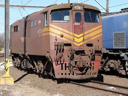 No. E1664 in SAR Gulf Red & whiskers at Beaconsfield, 17 September 2009