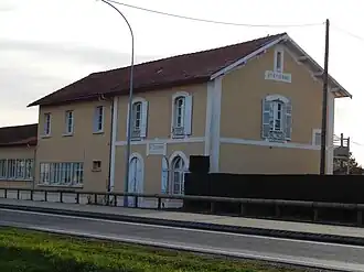 The former railway station in Saint-Étienne-de-Tulmont