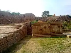 Fort And Temple (Varadaraja Perumal Temple) On The Hill