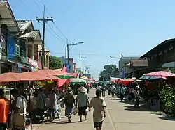 Street market in Si Songkhram