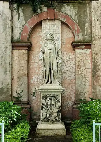 Statue of Sir Robert Clayton