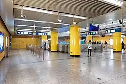 Line 4 south concourse