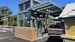 Lift on Platform 1/2