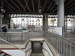 Access to lines 8 and 10