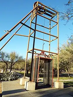 Steam-powered elevator