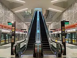 Platforms of Caldecott MRT station