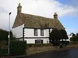 The Manor House, Chequer St