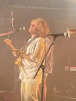 Benny Sings performing in 2021