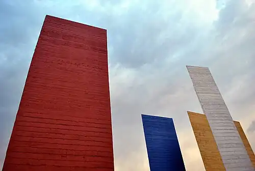 Torres de Satélite, Naucalpan