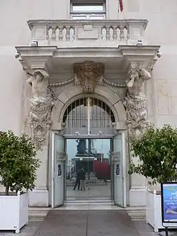 Atlantes on the portal of the Hôtel de Ville de Toulon (1657)