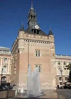 From 1550 to 1829, Lady Tholose stood at the top of the Donjon of the Capitole.