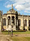 Trinity College, fountain in Great Court