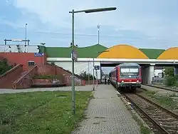 Bürstadt interchange station: Nibelung Railway below, Mannheim–Frankfurt railway above