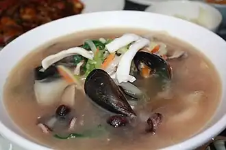 Ulmyeon (noodles and seafood in egg soup)