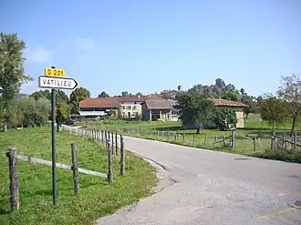 The road into Vatilieu