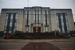 Warren County Courthouse in Vicksburg, built c. 1940, located across from the Old Courthouse Museum.