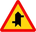 207d: Road junction with priority