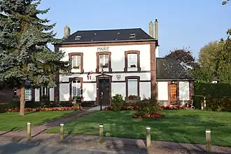 The town hall in Vieux-Manoir