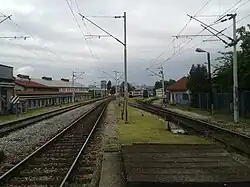 The view to the west from Strojarska Road overpass. The crash site is located about 300&nbsp;m (980&nbsp;ft) away, 150&nbsp;m (490&nbsp;ft) behind the carriages in the centre of the picture.
