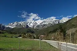 Looks like this Site of Community Interest has an image. Don't worry, you can take one of your own, and upload it too!