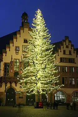 Christmas tree on the Römerberg in Frankfurt, Germany.