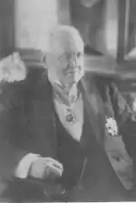 Sir William Manning , (Chancellor of the University of Sydney)