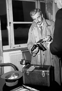Faulkner arrives with travel luggage in Sweden.
