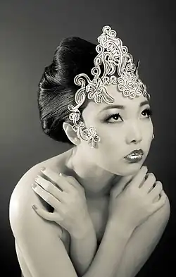 An Argentine woman with a diadem