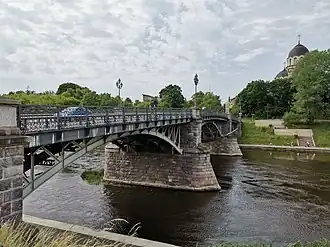 Žvėrynas Bridge, view towards the district